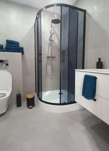 Ostoja Ii Nad Jeziorem Z Kominkiem I Lodka Daire